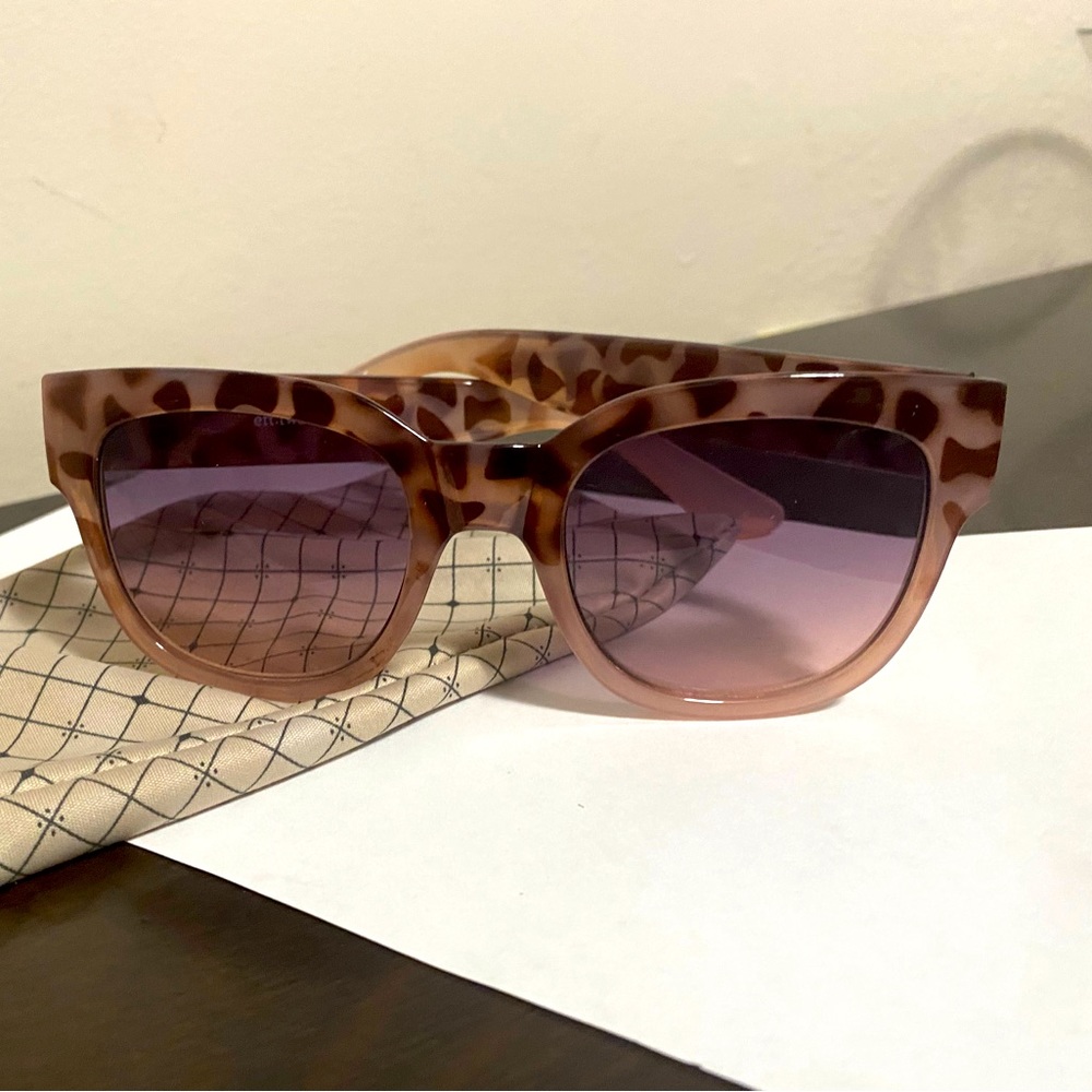 Brown/purple animal print sunglasses